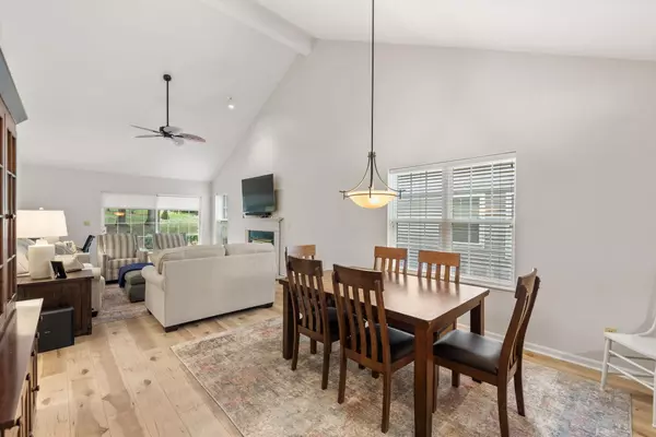 Valparaiso, IN 46385,3006 Towne Commons DR