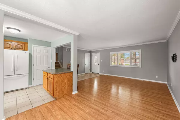 Munster, IN 46321,8035 Kooy DR