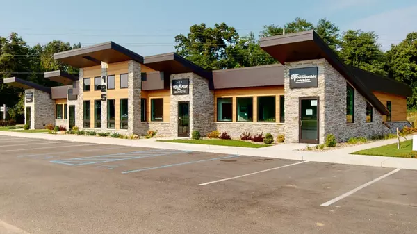 125 East Shore Pkwy #D, La Porte, IN 46350