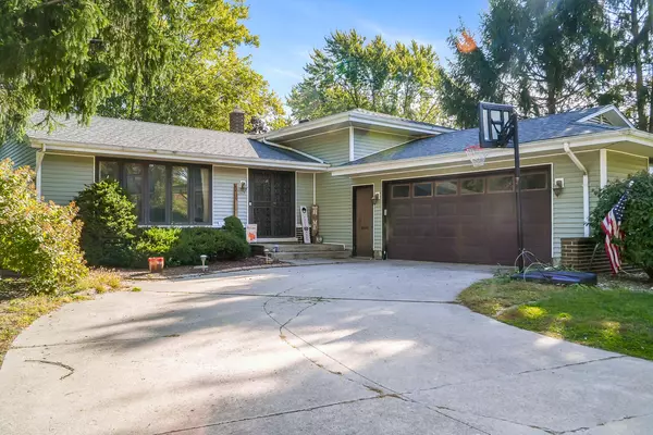 Munster, IN 46321,8435 Van Buren CT