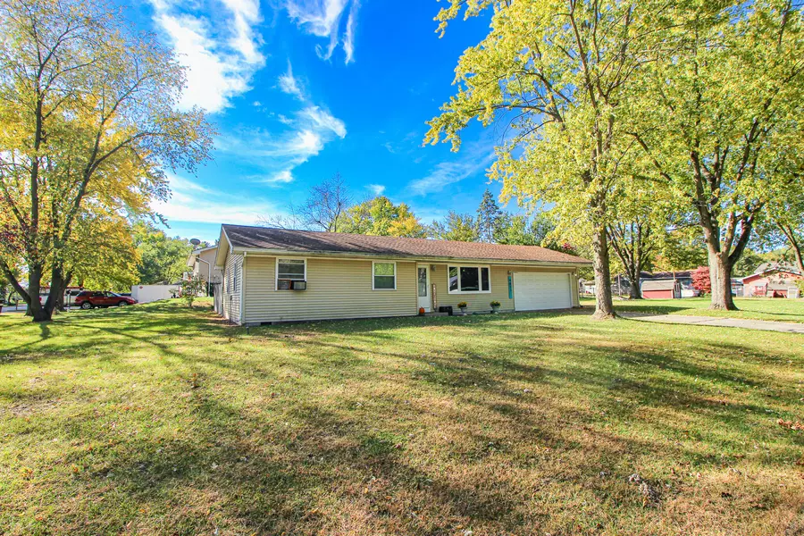 4827 E 1040, Demotte, IN 46310