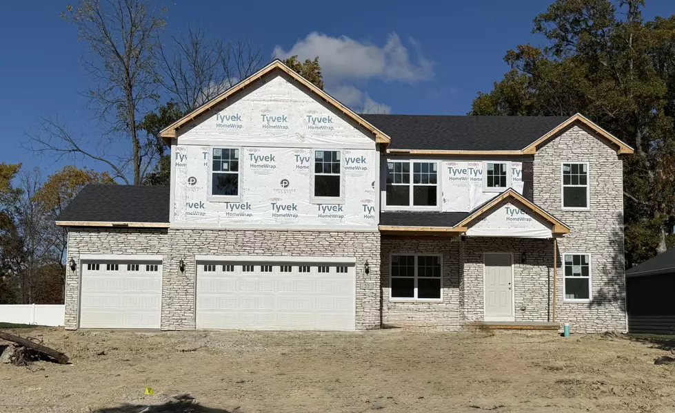 22 Levanno DR, Crown Point, IN 46307