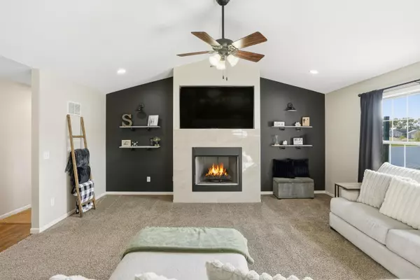 Demotte, IN 46310,1910 Holly ST