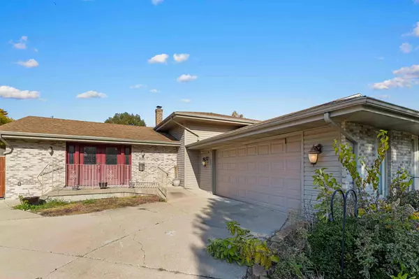 Munster, IN 46321,543 Hickory LN