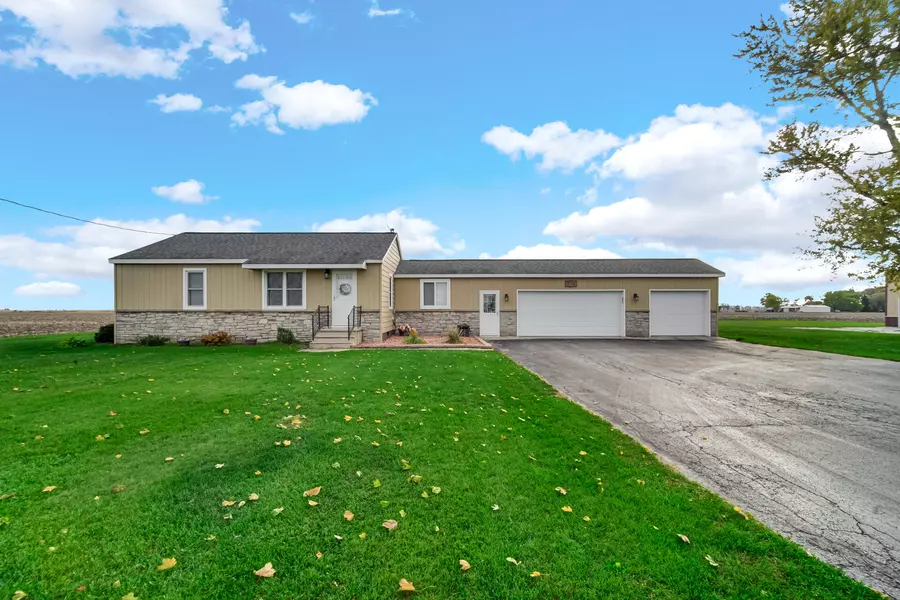 526 E St Rd 8, Kouts, IN 46347