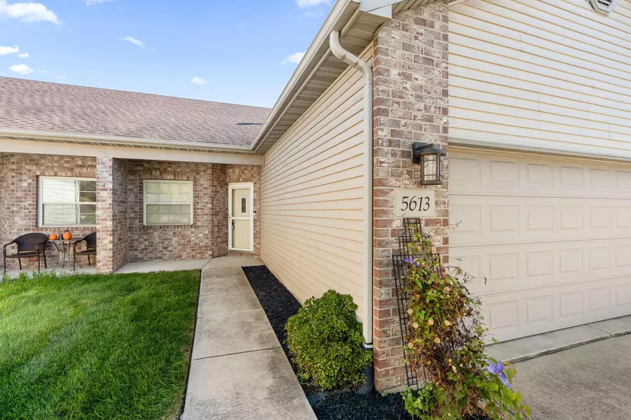 5613 Indiana ST, Hobart, IN 46342