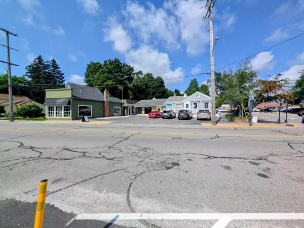 206 S Calumet RD #B, Chesterton, IN 46304