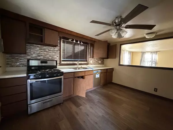 Knox, IN 46534,303 E Lake ST