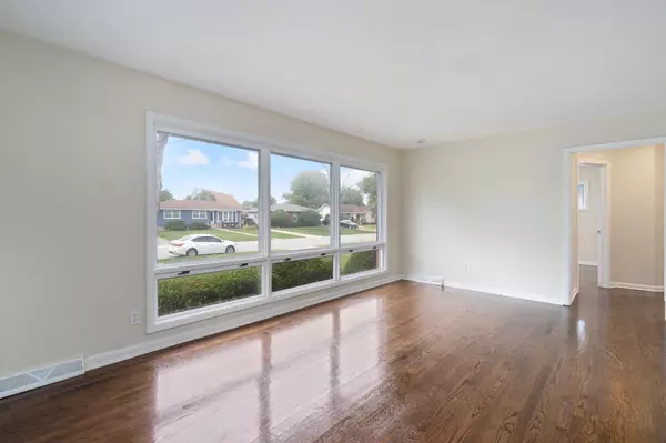 Munster, IN 46321,8133 Howard AVE