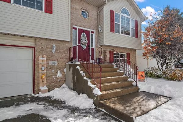 Porter, IN 46304,696 Admiral DR