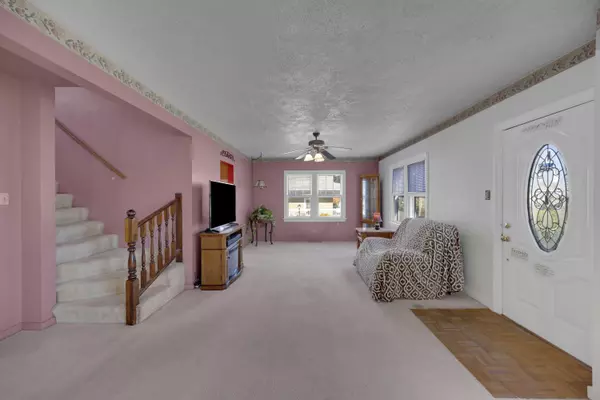 Munster, IN 46321,8318 White Oak AVE