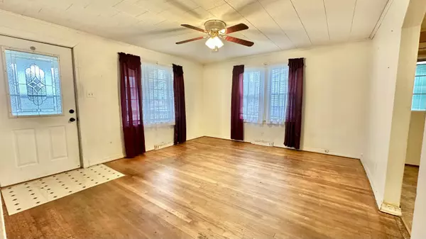 Lake Station, IN 46405,2936 New York ST