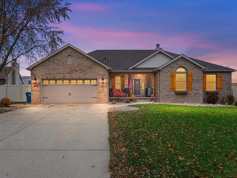 8407 Heron Lake RD, St. John, IN 46373