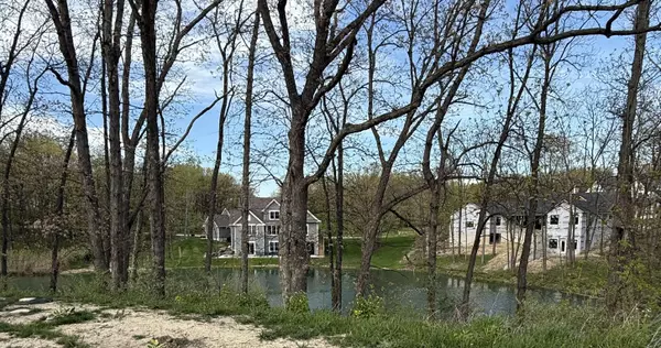 Crown Point, IN 46307,702 W Bay CT