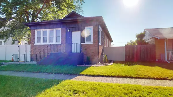 Hammond, IN 46323,6832 Waveland AVE