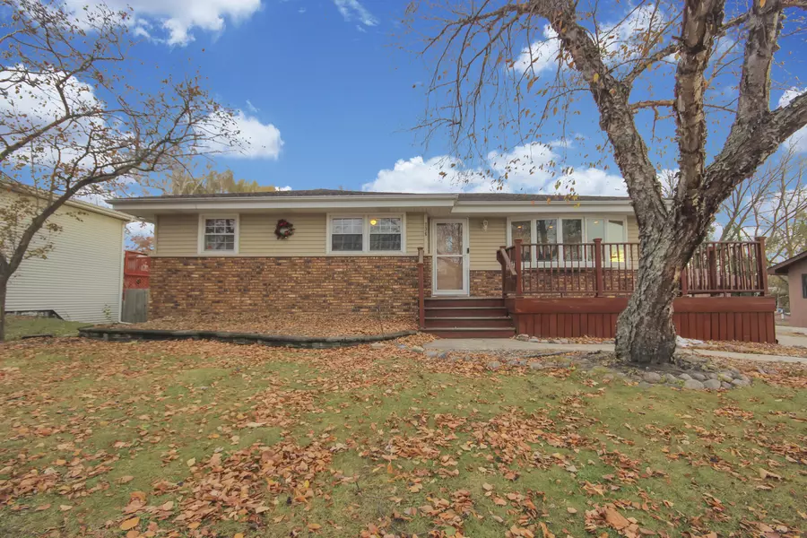 736 Cottonwood DR, Dyer, IN 46311