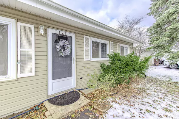 Valparaiso, IN 46385,746-1 Acadia RD