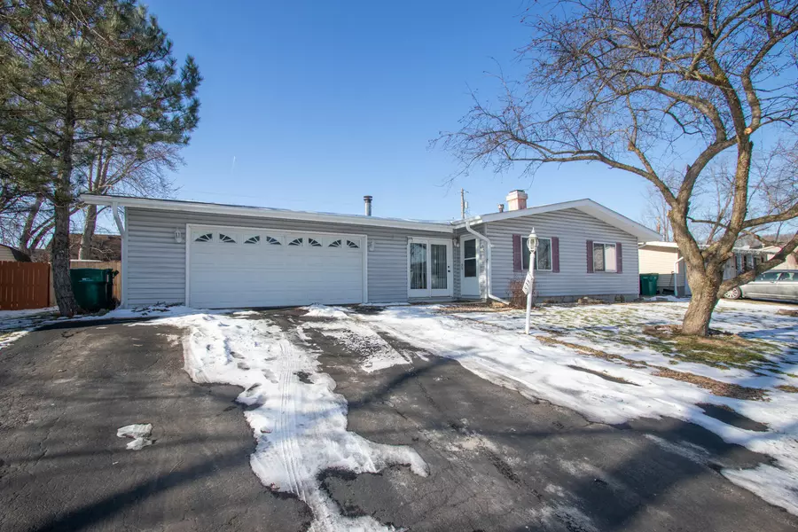 536 Riviera RD, Valparaiso, IN 46385