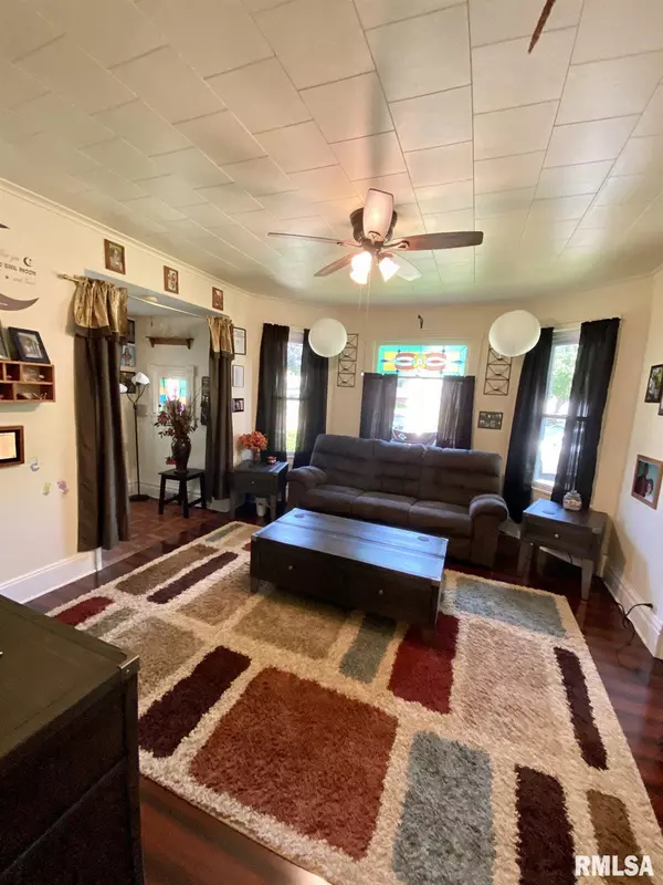 Arenzville, IL 62611,210 E VIRGINIA RD