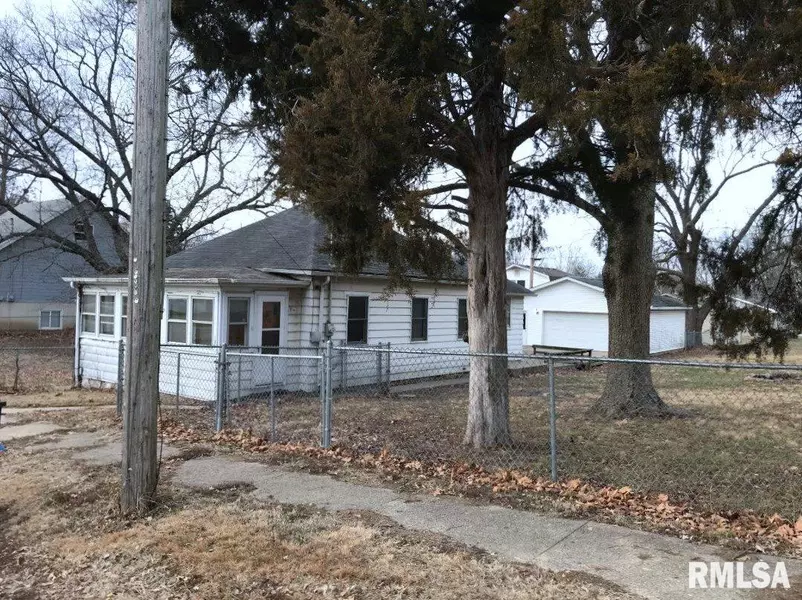 105 E ELM ST, Thayer, IL 62689