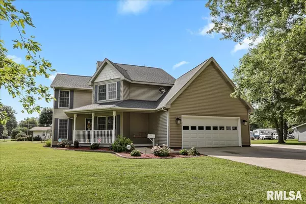 Girard, IL 62640,719 S 4TH ST