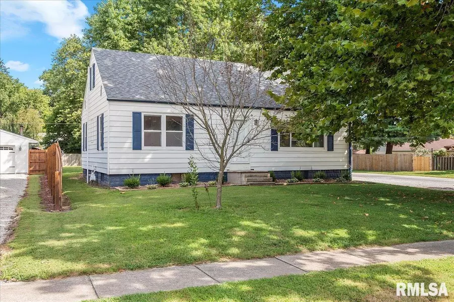 801 MONROE ST, Pawnee, IL 62558