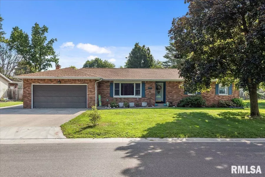 1208 6TH ST, Pawnee, IL 62558