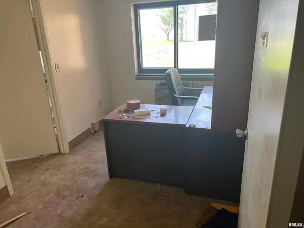 Augusta, IL 62311,97 MAIN ST