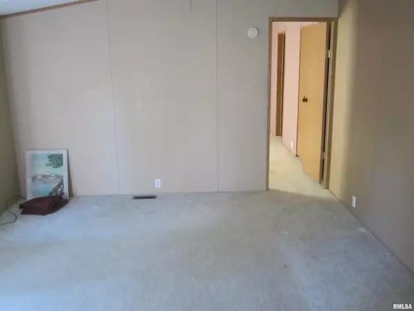 Mason City, IL 62664-0000,29 COACHLIGHT ST