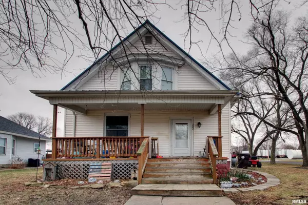302 N WALNUT ST, Bowen, IL 62316