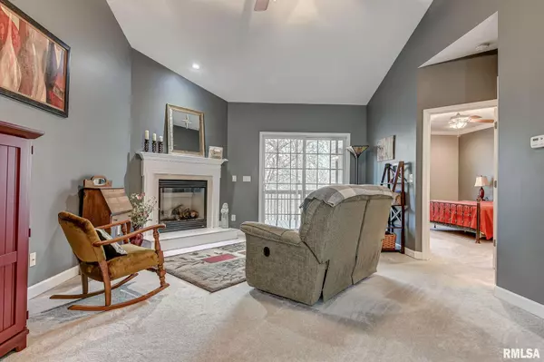 Chatham, IL 62629,307 BOULDER CREEK DR