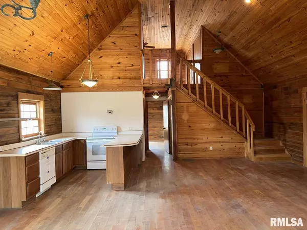 Petersburg, IL 62675,19193 Broc More Woods LN