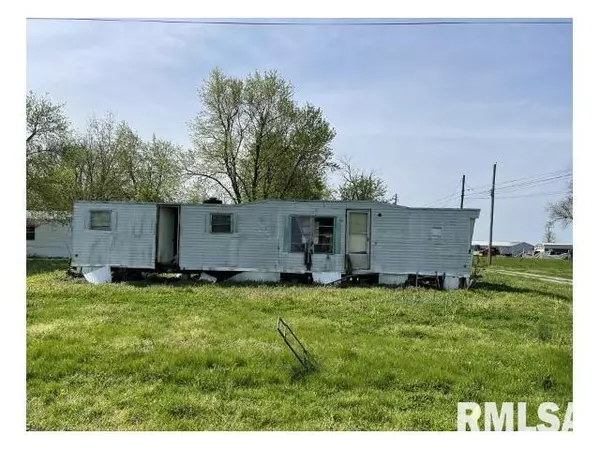 Girard, IL 62640,215 E MONROE ST