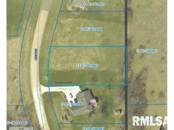 105 Centre DR, Petersburg, IL 62675