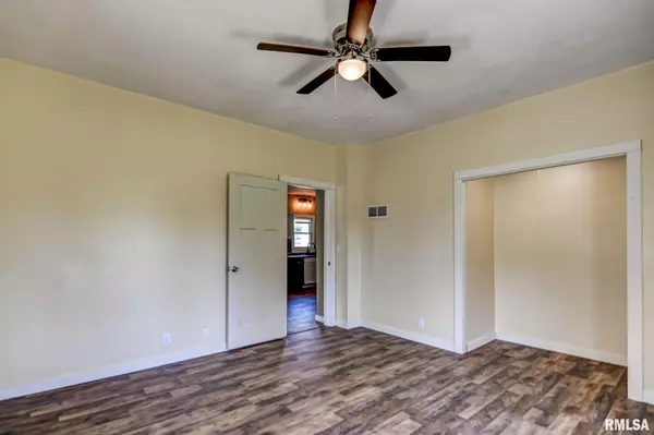 Bulpitt, IL 62517,308 HENRY ST