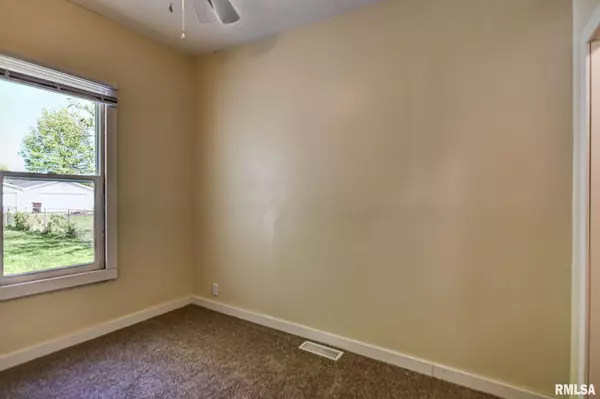 Bulpitt, IL 62517,308 HENRY ST