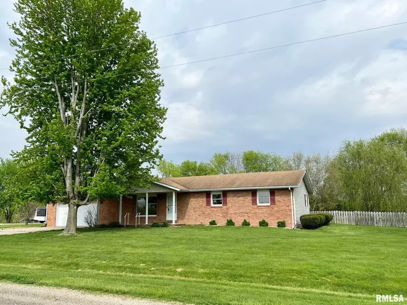 13114 HICKORY RD, Athens, IL 62613