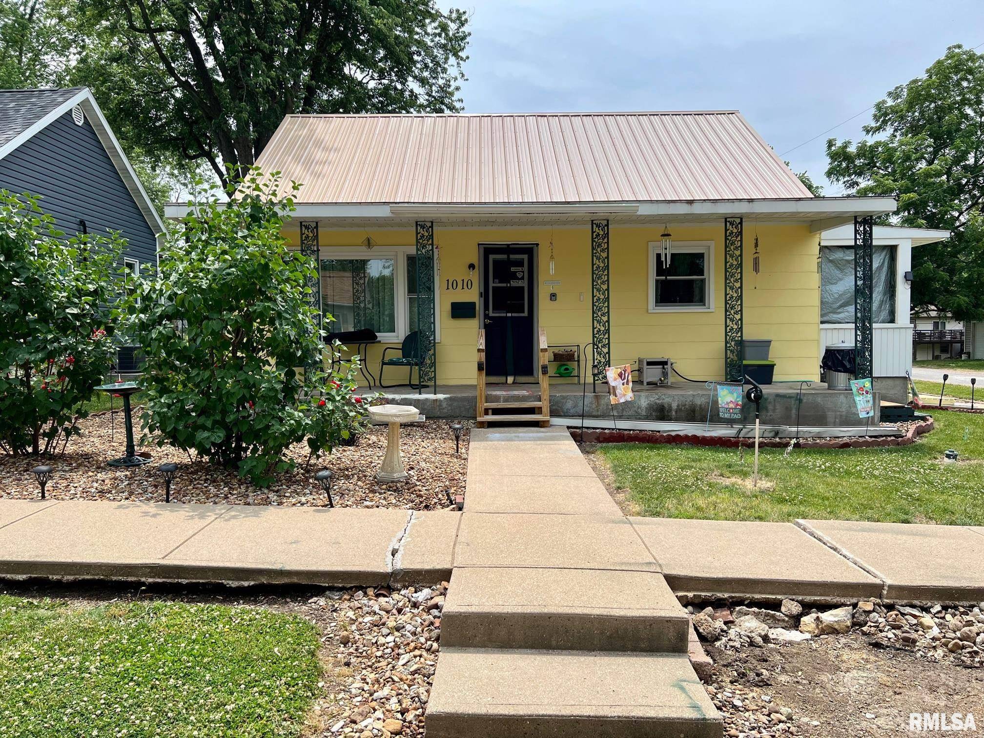 1010 CRAWFORD ST, Warsaw, IL 62379