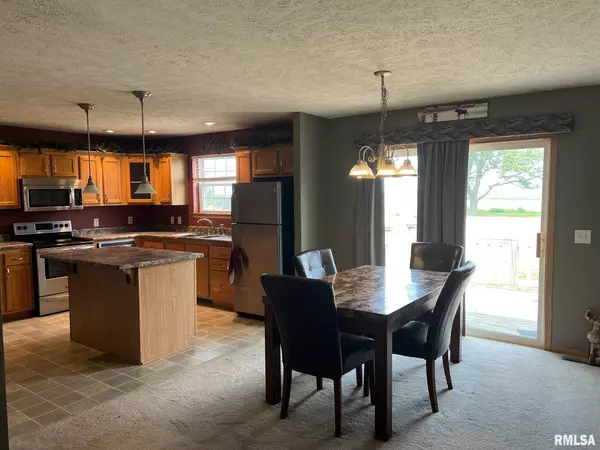 Augusta, IL 62311,105 NORTH ST