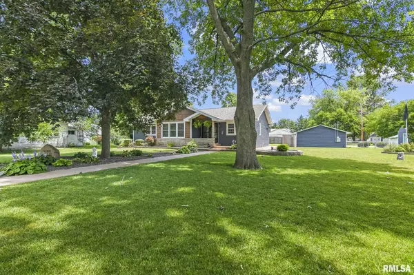 Assumption, IL 62510,110 S LOCUST ST