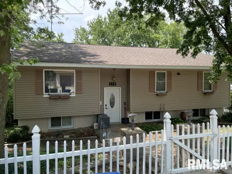 104 S Dutchland Estate RD, Havana, IL 62644