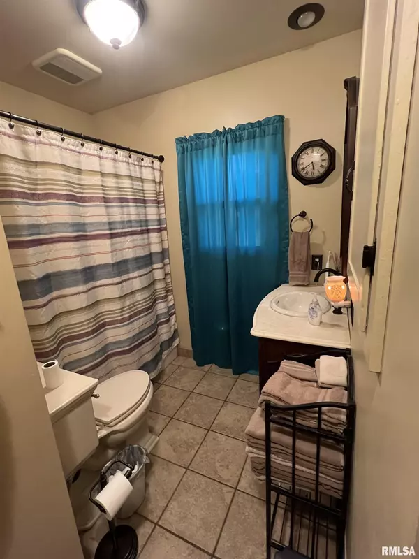 Arenzville, IL 62611,209 E FREDERICK ST