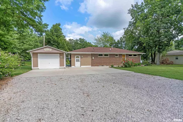 Girard, IL 62640,30310 WOODLAND LN