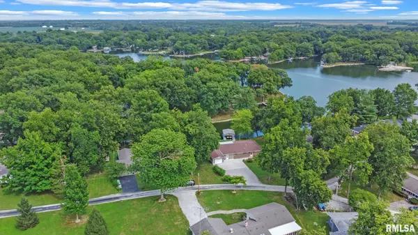 Girard, IL 62640,30310 WOODLAND LN