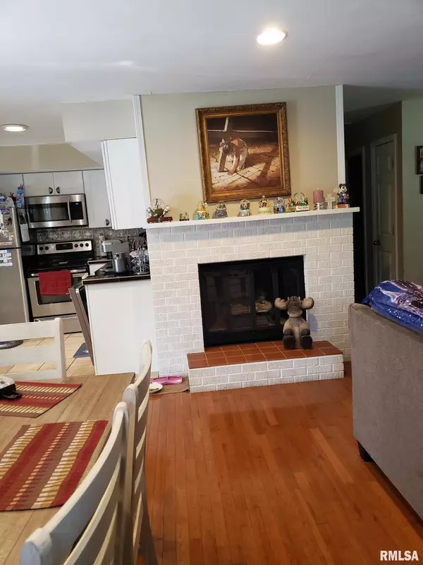 Virden, IL 62690,120 S Finis ST