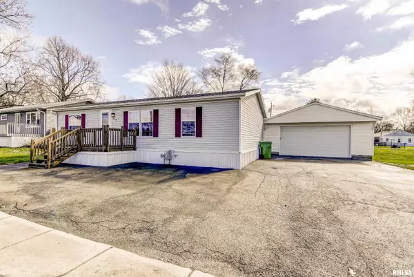 Dawson, IL 62520,318 N Constant ST