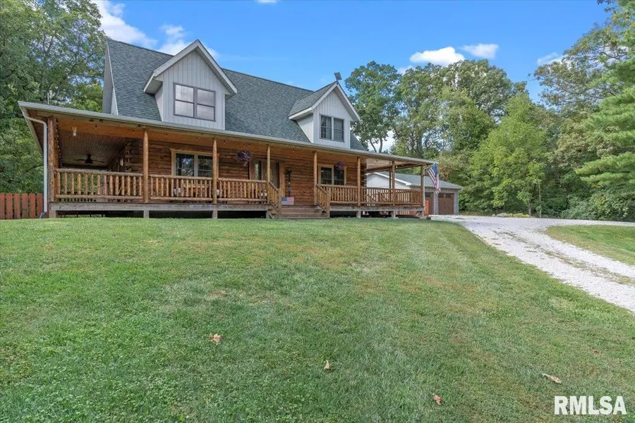 30251 JONES RD, Girard, IL 62640