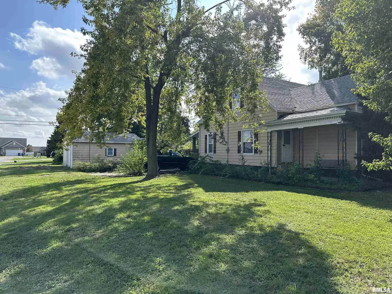 308 E LOCUST ST, Chatham, IL 62629