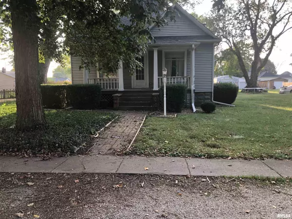 207 N OAK ST, Bluffs, IL 62621