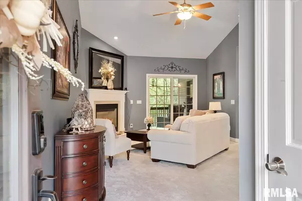 Chatham, IL 62629,307 BOULDER CREEK DR